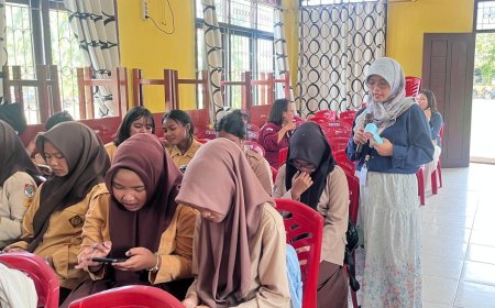 Siswa SMK Negeri 4 Manokwari Dilatih Digital Marketing, Siap Bantu Promosi Produk Kader Posyandu Prafi