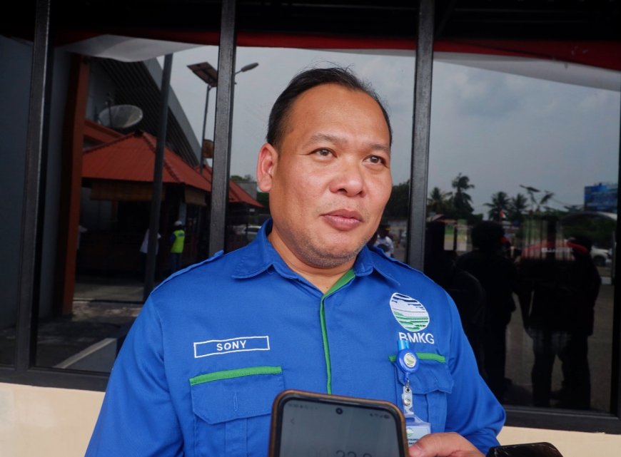 BMKG Prediksi Hujan Mulai Akhir Oktober, 11 Ribu Titik Kebakaran Terdeteksi di Papua Barat