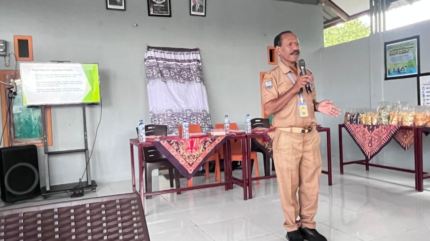 Kadis Koperasi dan UKM Manokwari Bekali Kader SMART Posyandu Prafi Strategi Kembangkan Usaha
